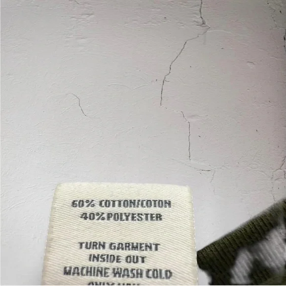 Abercrombie & Fitch Spell out vintage Olive Green Long Sleeve Tee - Picture 5 of 6